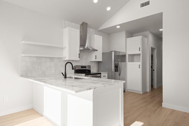 306 S Avenue P Ave B, Marble Falls, TX 78654