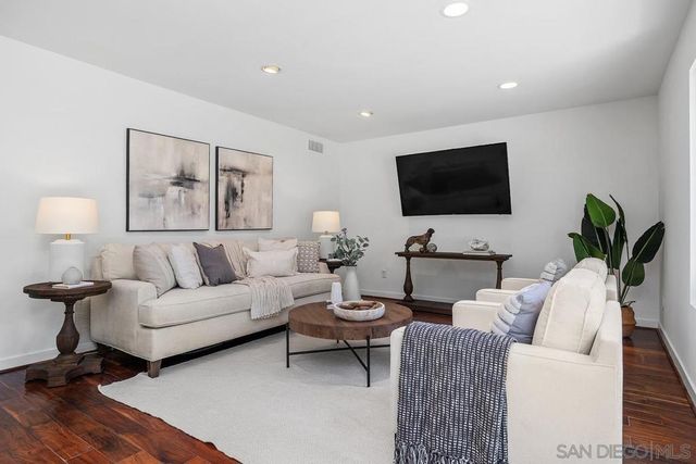 1716 Bourke Pl., El Cajon, CA 92021