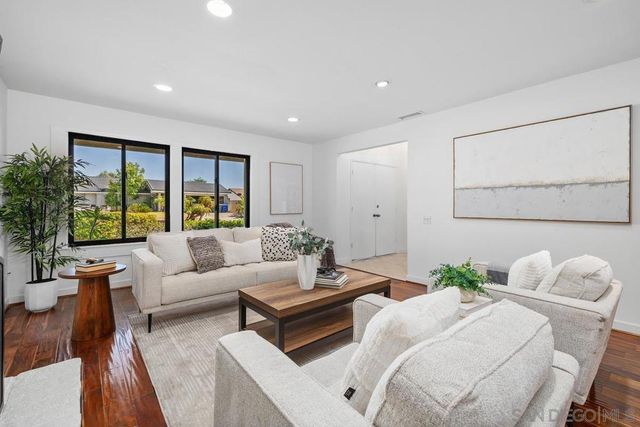 1716 Bourke Pl., El Cajon, CA 92021