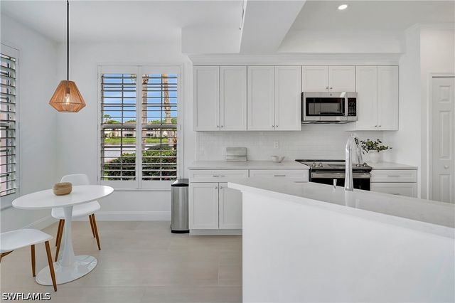 2165 Arielle DR 1602, Naples, FL 34109