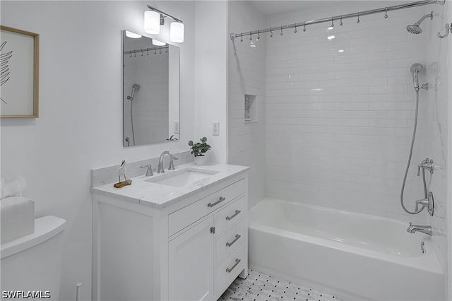 2165 Arielle DR 1602, Naples, FL 34109