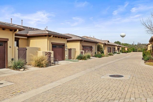 108 Rivalto CIR 2, Lakeway, TX 78734