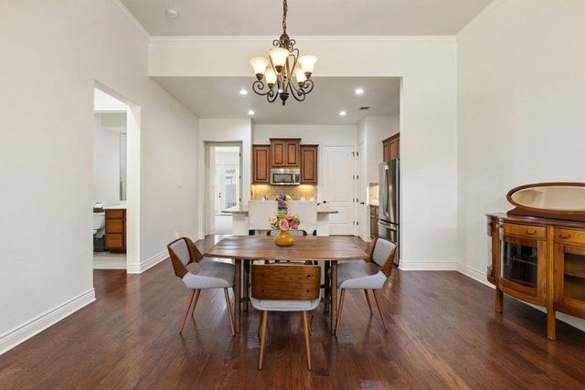 108 Rivalto CIR 2, Lakeway, TX 78734