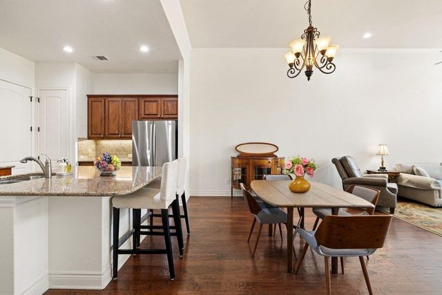 108 Rivalto CIR 2, Lakeway, TX 78734