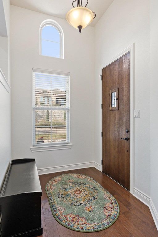 108 Rivalto CIR 2, Lakeway, TX 78734