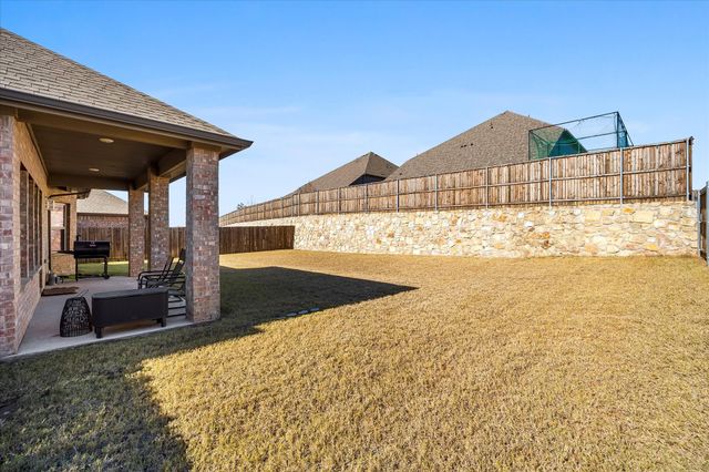 602 Royal Pine Drive, Fate, TX 75087