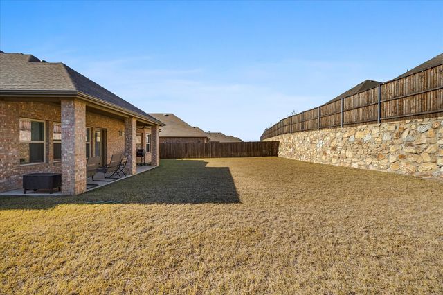 602 Royal Pine Drive, Fate, TX 75087