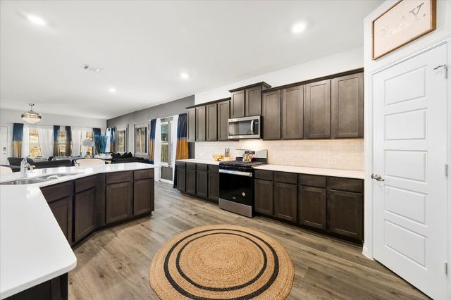 602 Royal Pine Drive, Fate, TX 75087