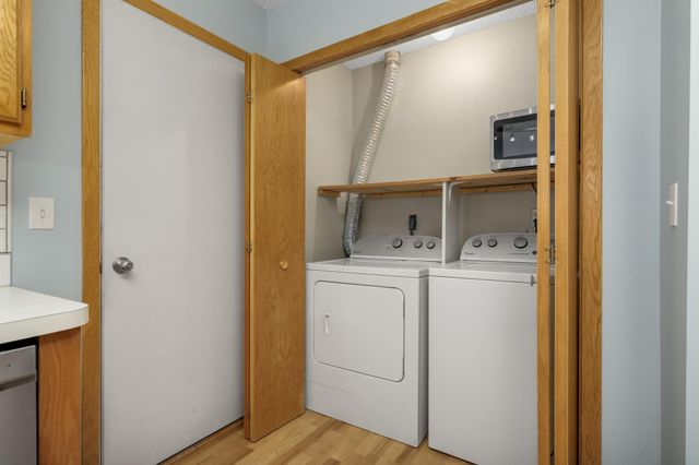 2210 Ranchview Lane N 120, Plymouth, MN 55447