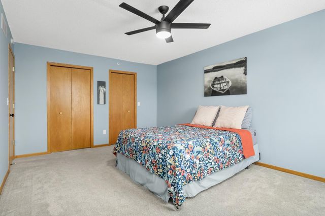 2210 Ranchview Lane N 120, Plymouth, MN 55447