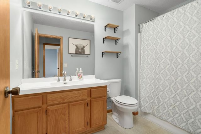 2210 Ranchview Lane N 120, Plymouth, MN 55447