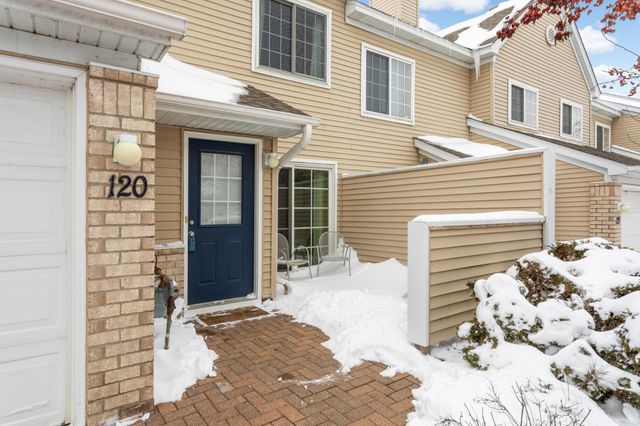 2210 Ranchview Lane N 120, Plymouth, MN 55447