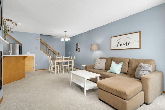 2210 Ranchview Lane N 120, Plymouth, MN 55447