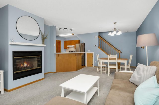 2210 Ranchview Lane N 120, Plymouth, MN 55447