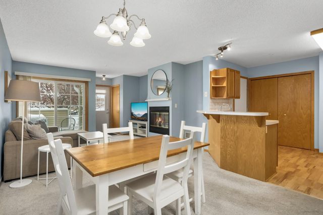 2210 Ranchview Lane N 120, Plymouth, MN 55447