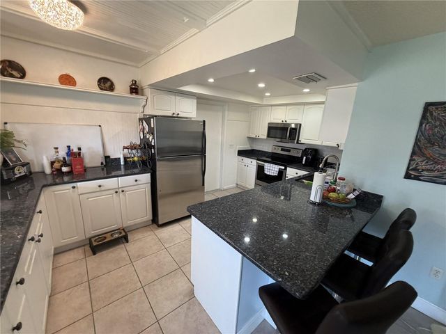 8414 17TH STREET N, St Petersburg, FL 33702