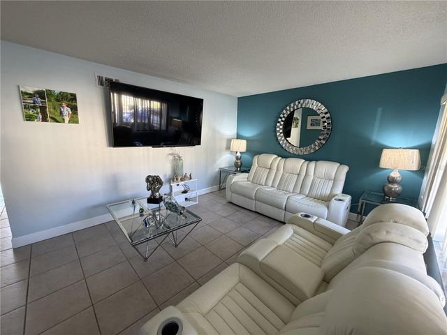 8414 17TH STREET N, St Petersburg, FL 33702