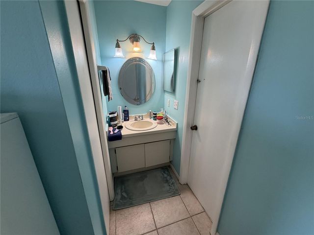 8414 17TH STREET N, St Petersburg, FL 33702