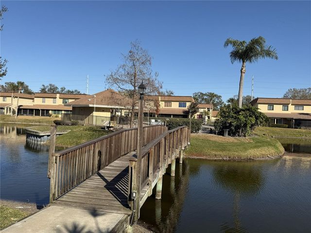 8414 17TH STREET N, St Petersburg, FL 33702