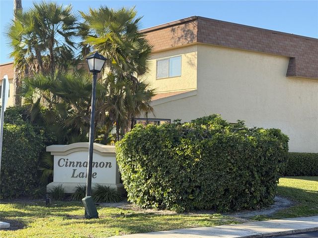 8414 17TH STREET N, St Petersburg, FL 33702