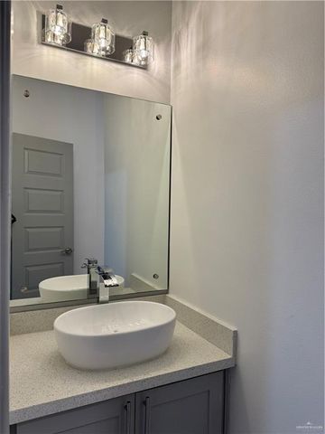 1207 E Danielle Avenue, Pharr, TX 78577