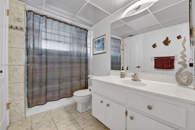 2800 NW 47th Ter 303B, Lauderdale Lakes, FL 33313