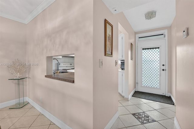 2800 NW 47th Ter 303B, Lauderdale Lakes, FL 33313