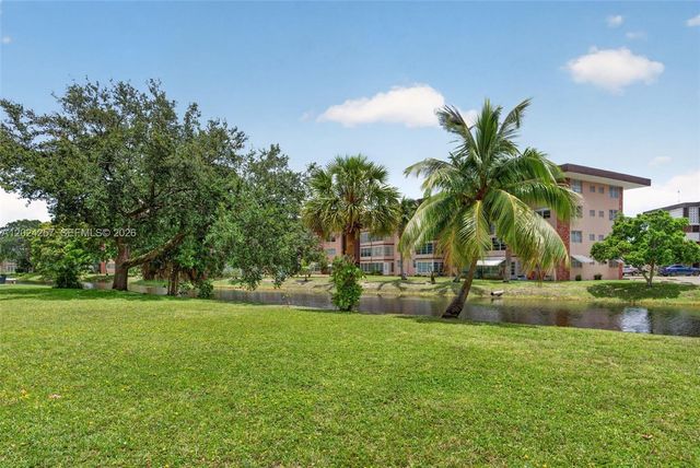 2800 NW 47th Ter 303B, Lauderdale Lakes, FL 33313