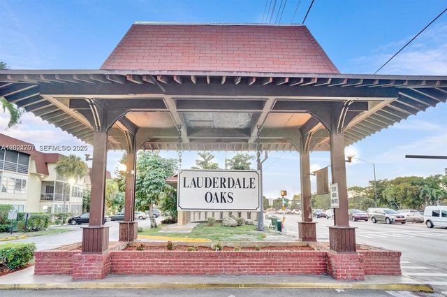 2800 NW 47th Ter 303B, Lauderdale Lakes, FL 33313