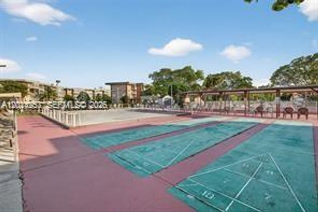 2800 NW 47th Ter 303B, Lauderdale Lakes, FL 33313
