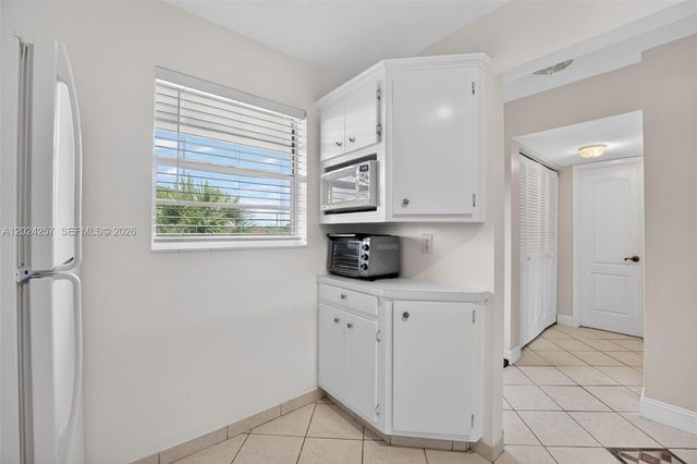 2800 NW 47th Ter 303B, Lauderdale Lakes, FL 33313