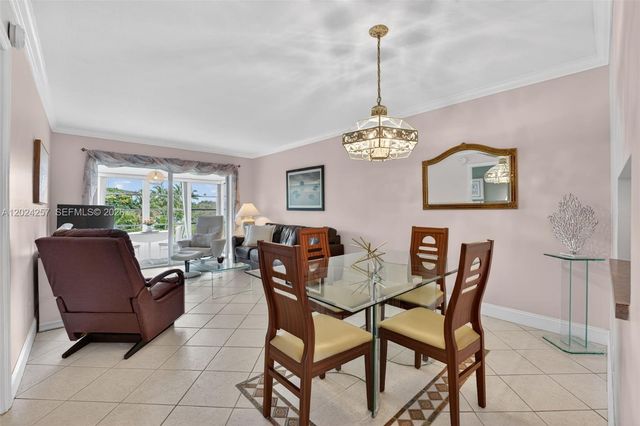 2800 NW 47th Ter 303B, Lauderdale Lakes, FL 33313