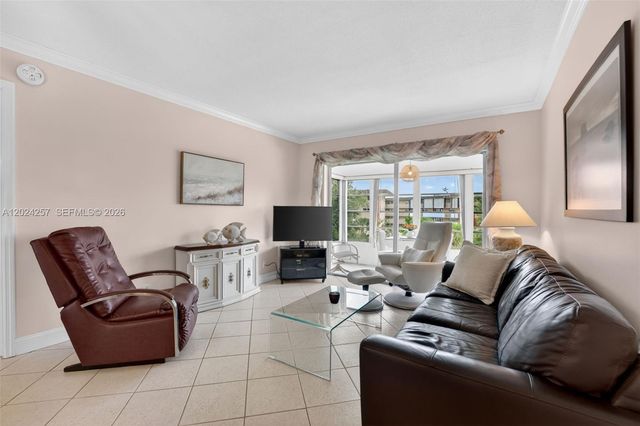 2800 NW 47th Ter 303B, Lauderdale Lakes, FL 33313