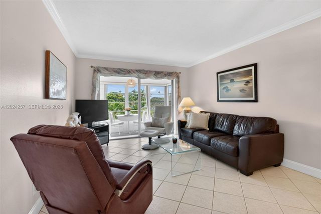 2800 NW 47th Ter 303B, Lauderdale Lakes, FL 33313