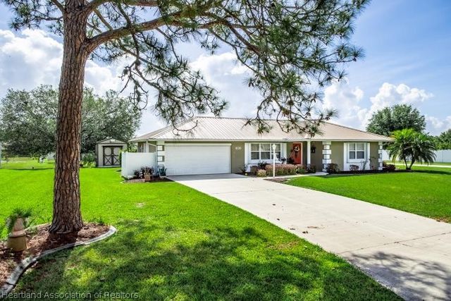 609 Holly Drive, Sebring, FL 33876