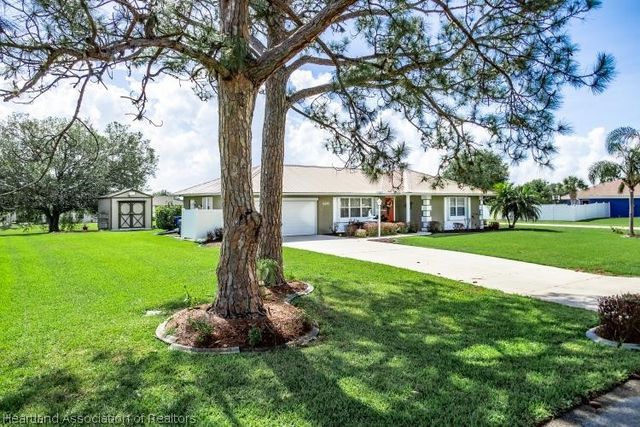 609 Holly Drive, Sebring, FL 33876
