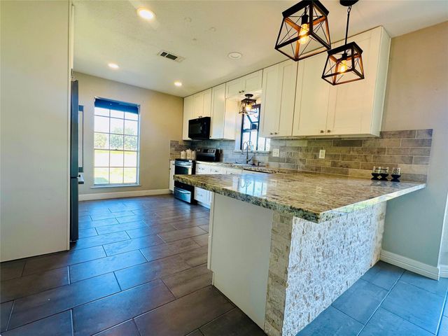 20257 Highway 35, Sweeny, TX 77480