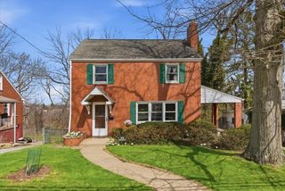 30 Warriors Rd, Green Tree, PA 15205