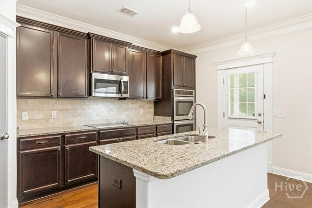 15 Roundstone Way, Richmond Hill, GA 31324