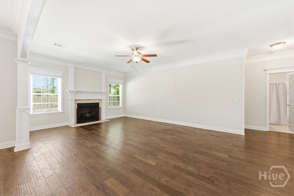 Image 10 of property listing at 15 Roundstone Way, Richmond Hill, GA 31324