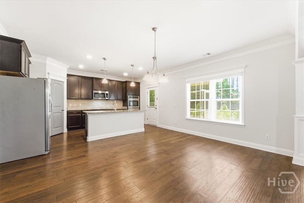 Image 12 of property listing at 15 Roundstone Way, Richmond Hill, GA 31324