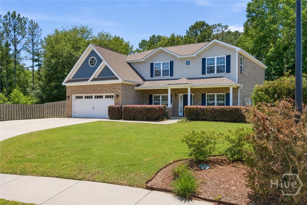 Image 2 of property listing at 15 Roundstone Way, Richmond Hill, GA 31324