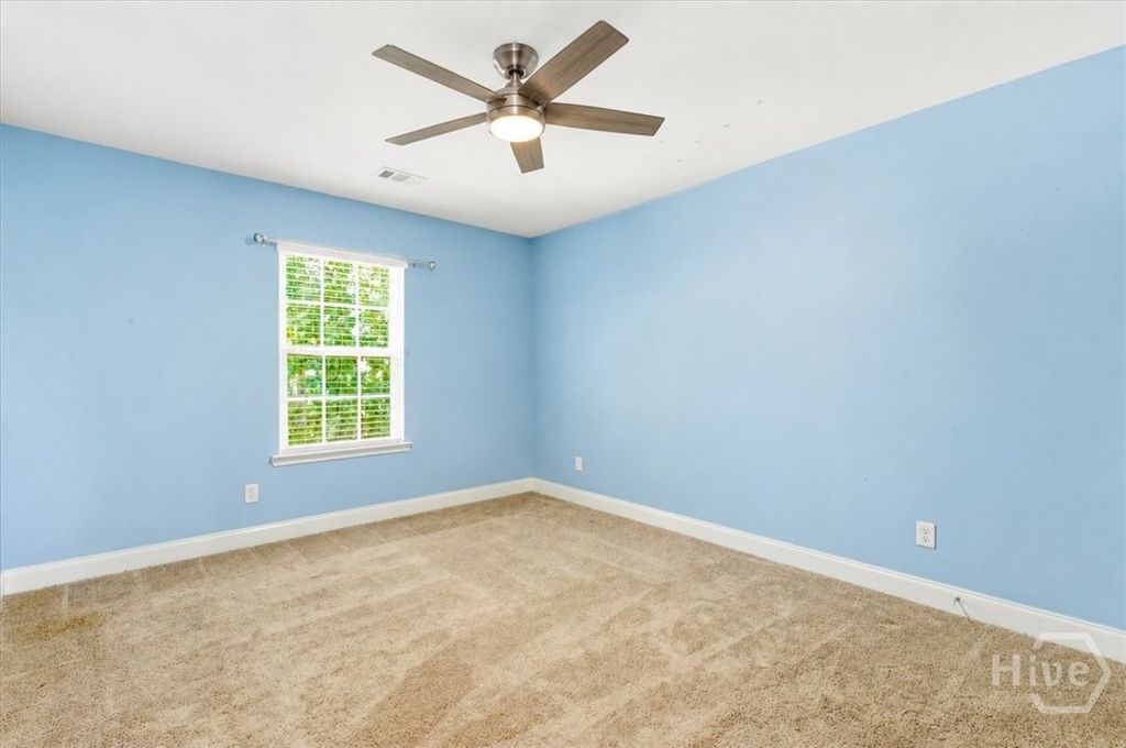 Image 21 of property listing at 15 Roundstone Way, Richmond Hill, GA 31324