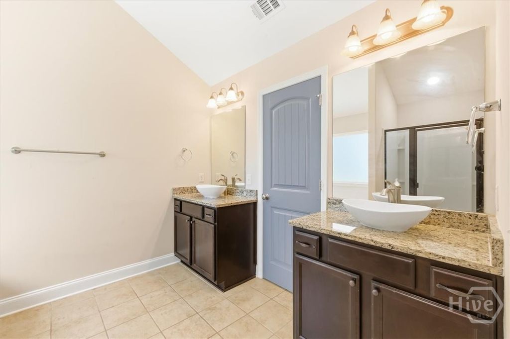 Image 26 of property listing at 15 Roundstone Way, Richmond Hill, GA 31324