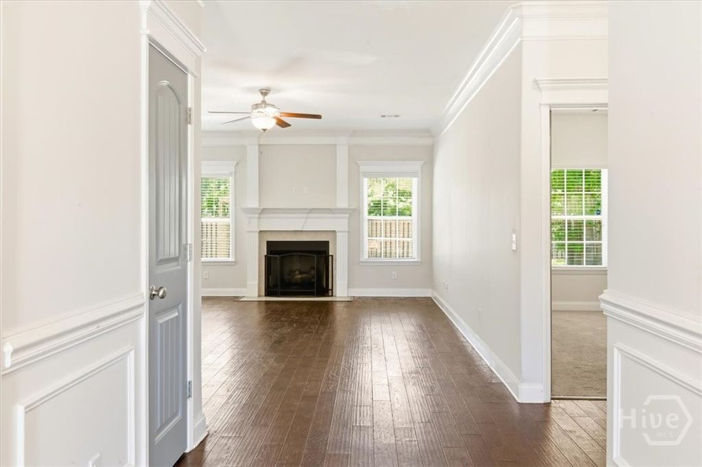 Image 3 of property listing at 15 Roundstone Way, Richmond Hill, GA 31324
