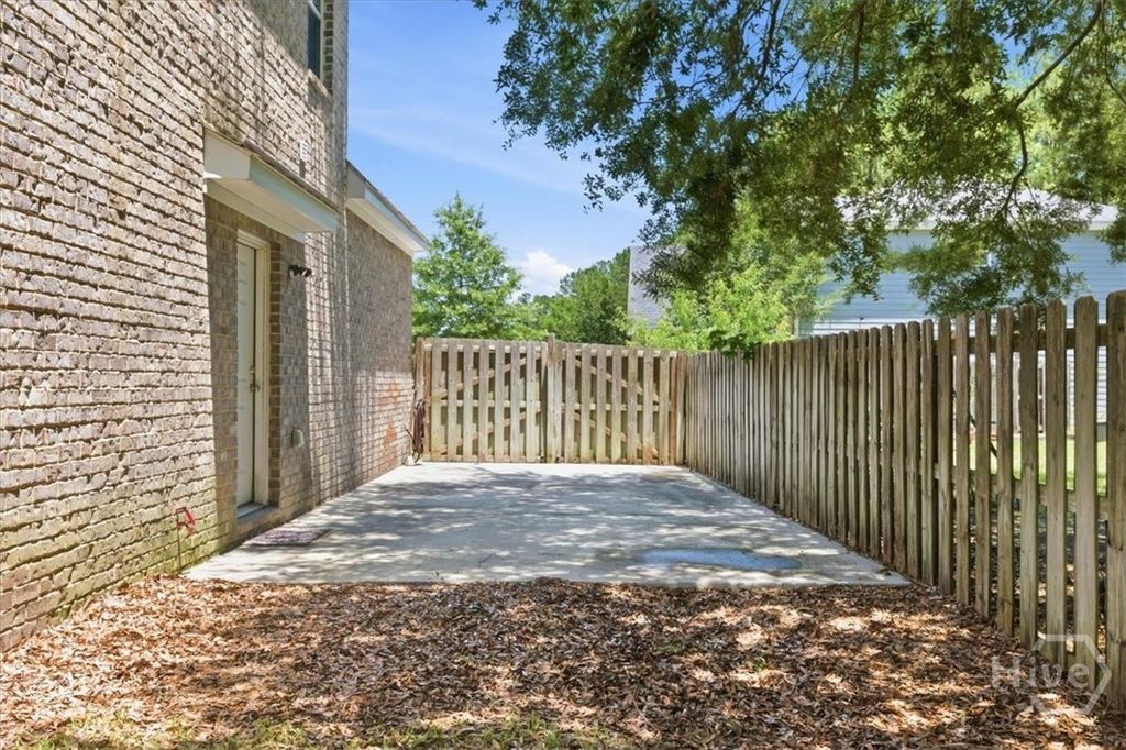 Image 31 of property listing at 15 Roundstone Way, Richmond Hill, GA 31324