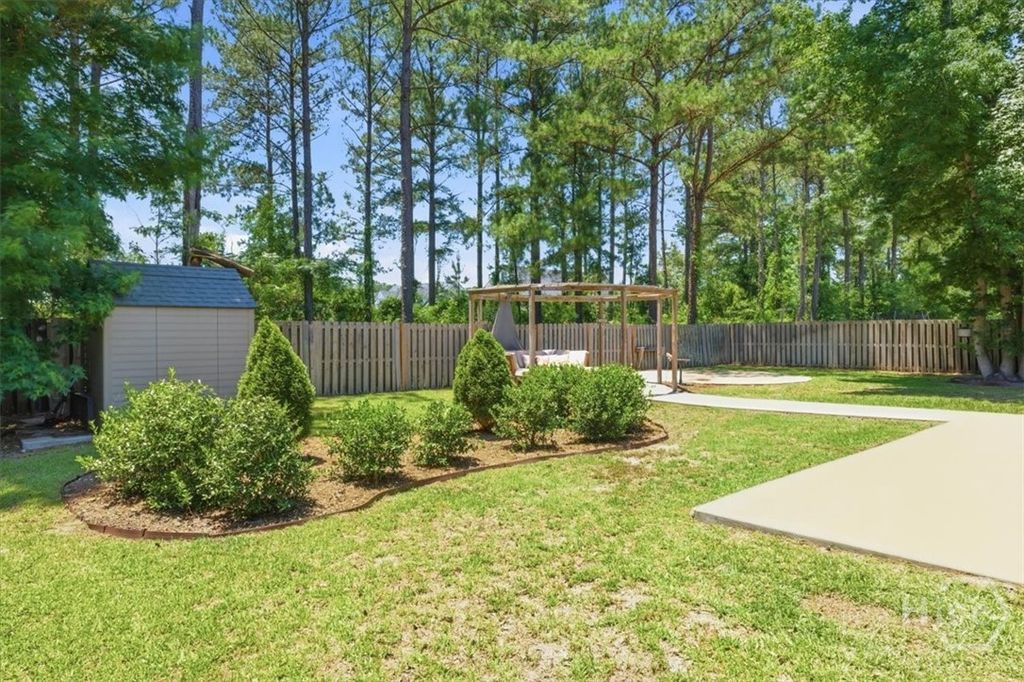 Image 32 of property listing at 15 Roundstone Way, Richmond Hill, GA 31324