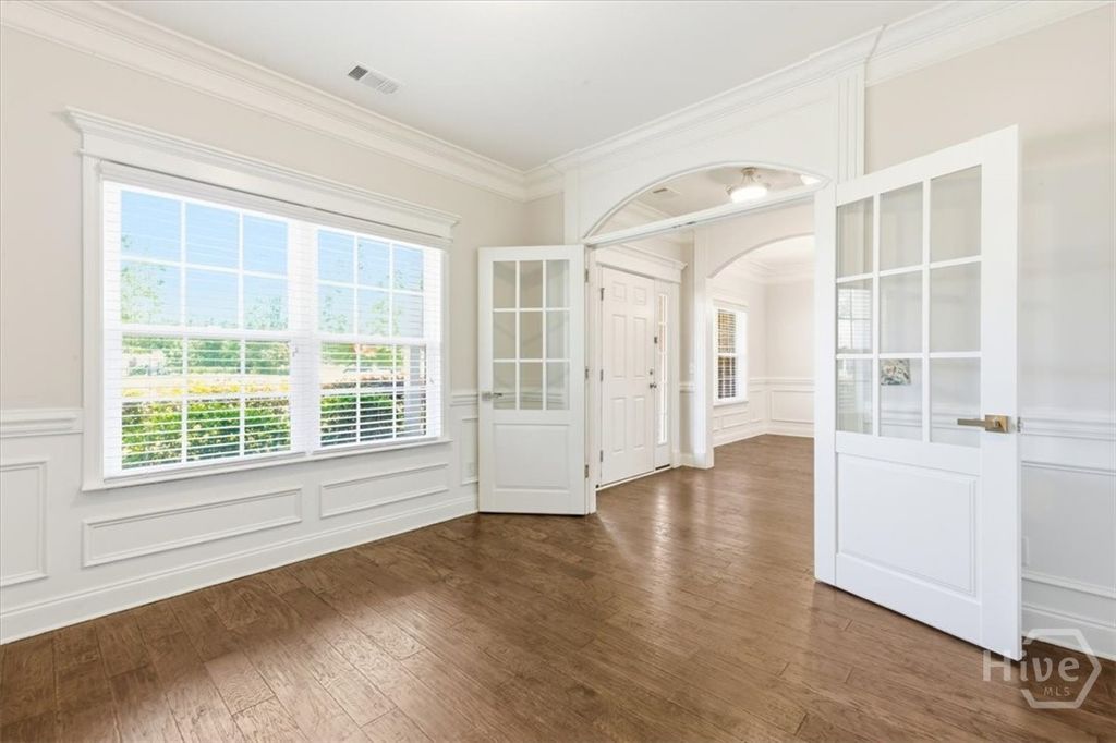 Image 4 of property listing at 15 Roundstone Way, Richmond Hill, GA 31324