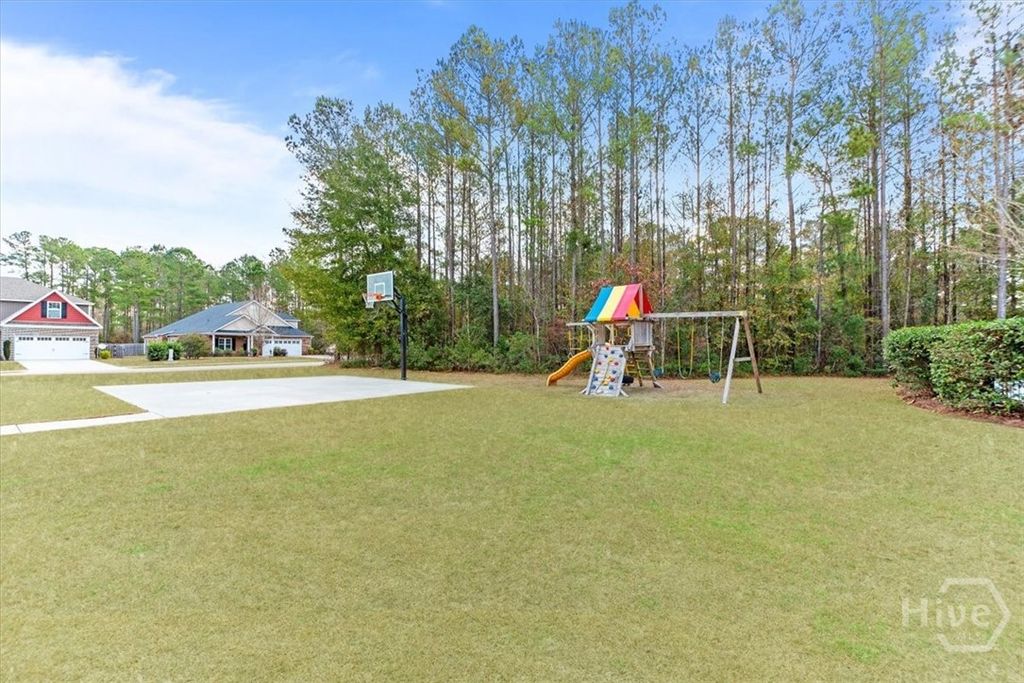 Image 41 of property listing at 15 Roundstone Way, Richmond Hill, GA 31324