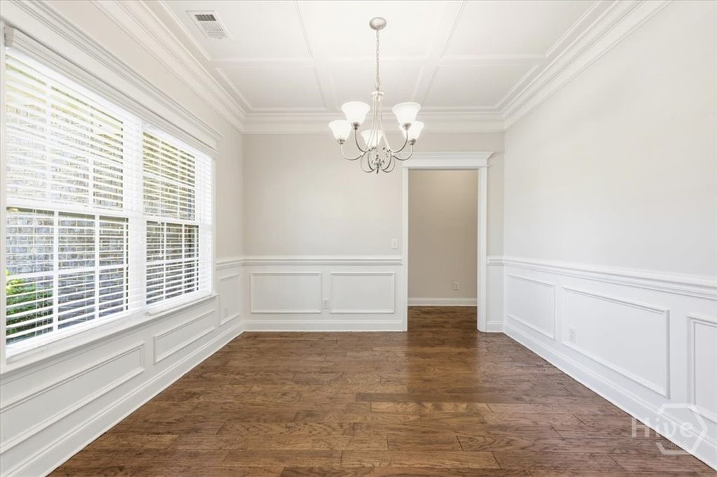 Image 5 of property listing at 15 Roundstone Way, Richmond Hill, GA 31324